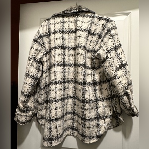 H&M Black & White Plaid Shacket - Picture 2 of 3